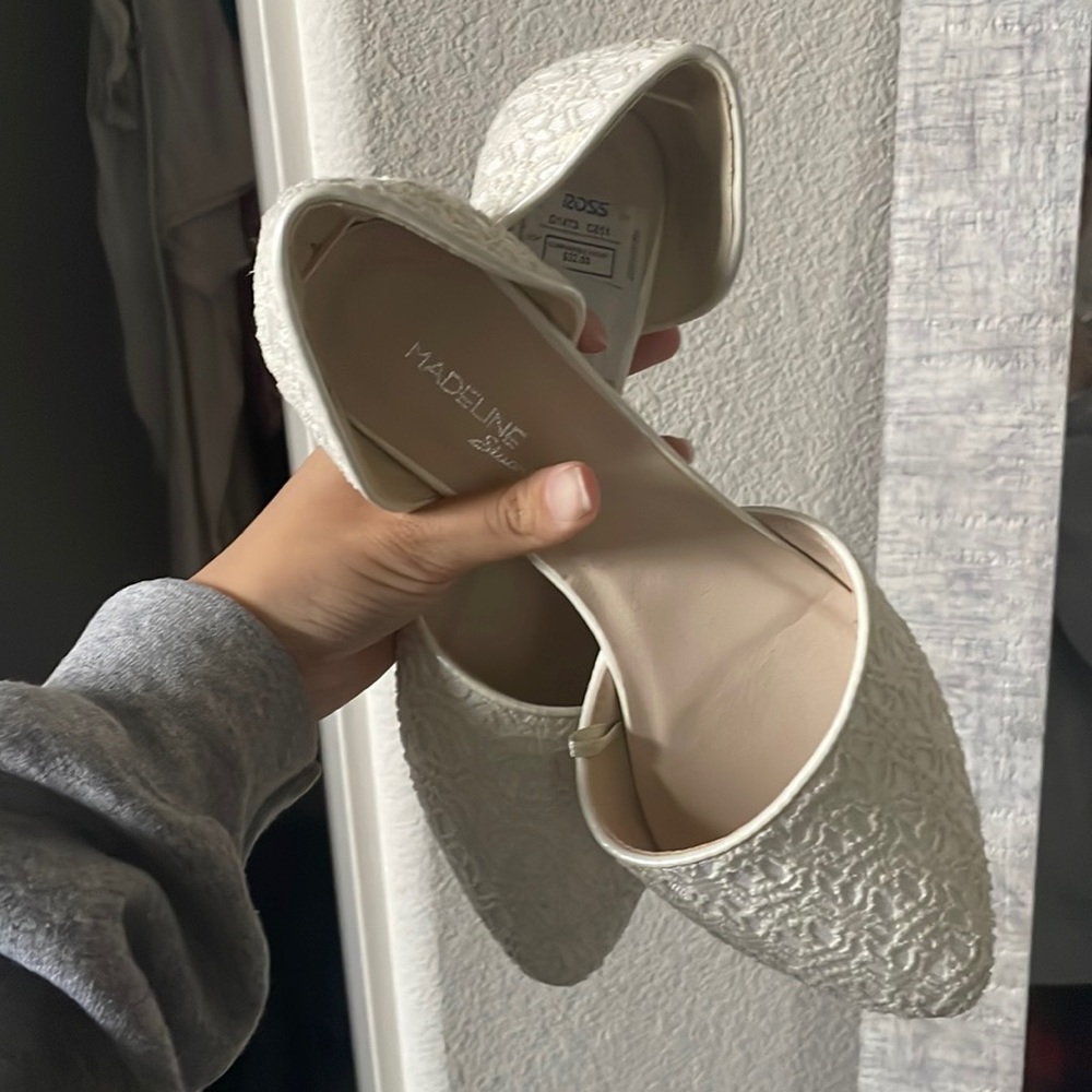 Cream/White Flats
